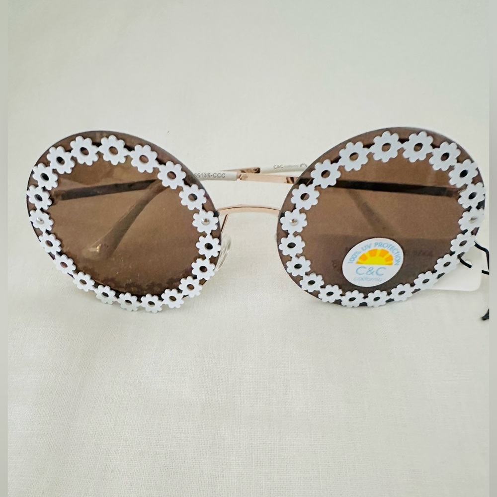 C&C California Brown Sunglasses with White Daisy Pattern Accents - Picture 7 of 7